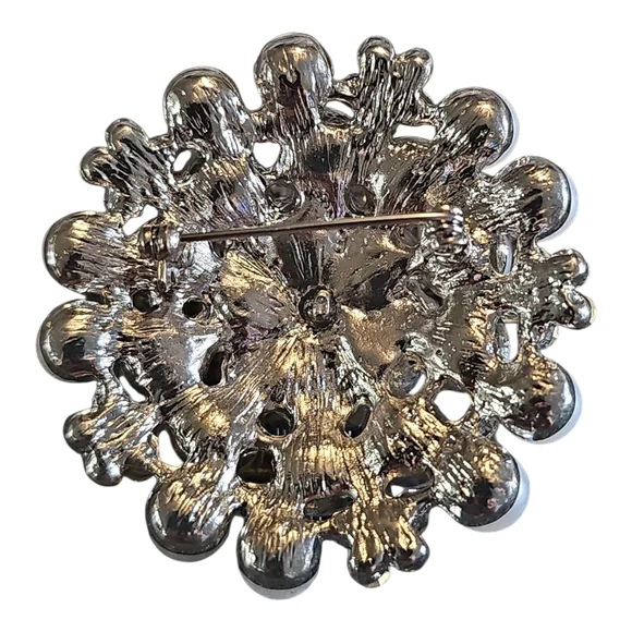 Elegant Imitation Pearl Floral Crystal Flower Brooch With Rhinestones - Picture 2 of 3